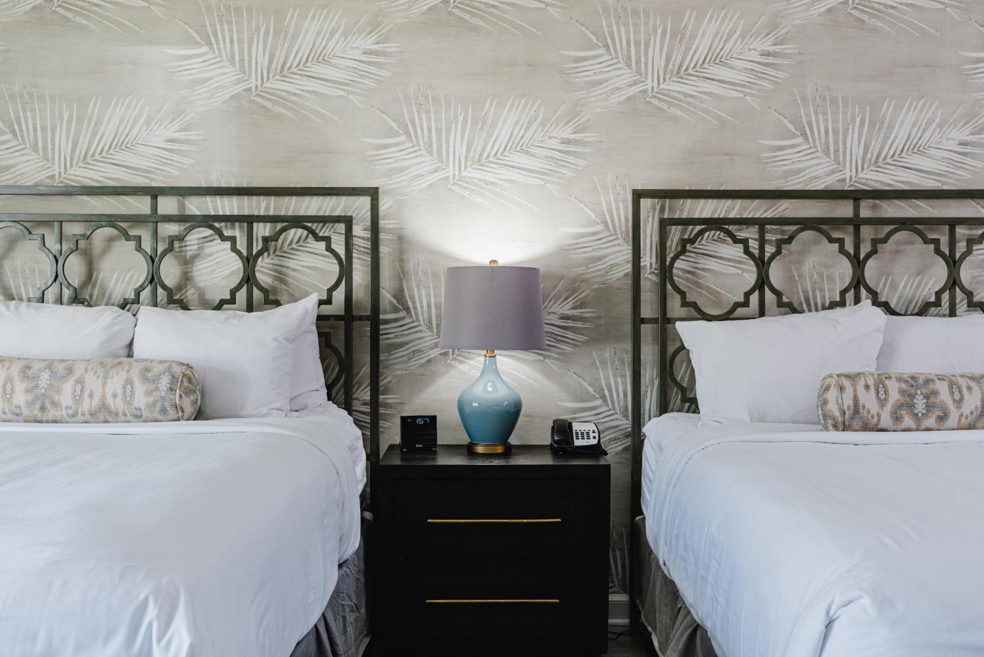 The Geneva Inn Lake Geneva Bagian luar foto
