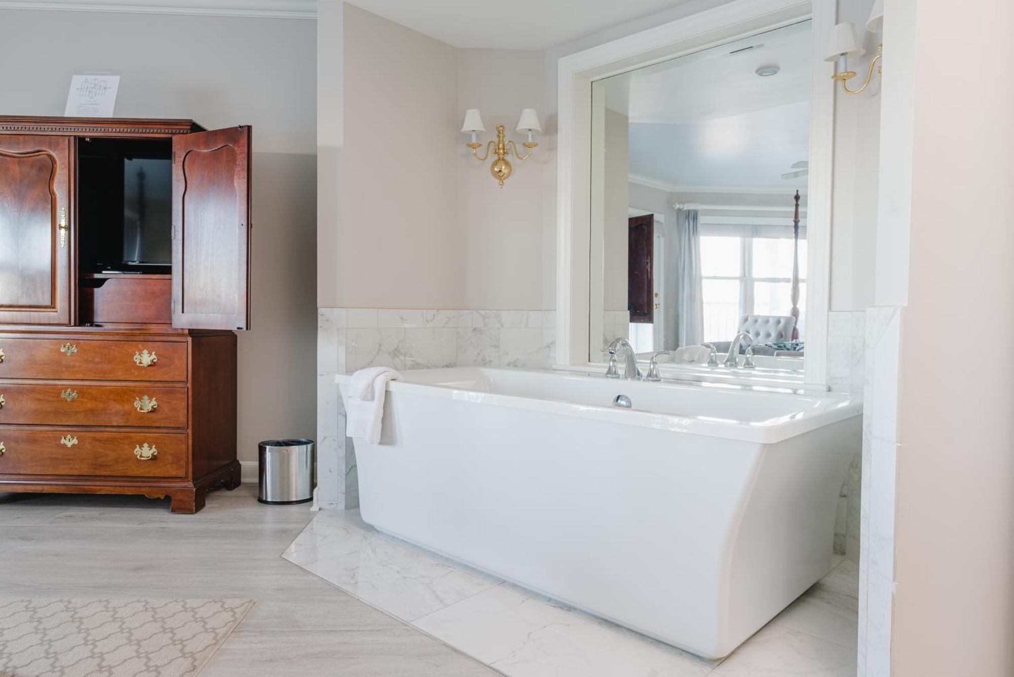 The Geneva Inn Lake Geneva Bagian luar foto