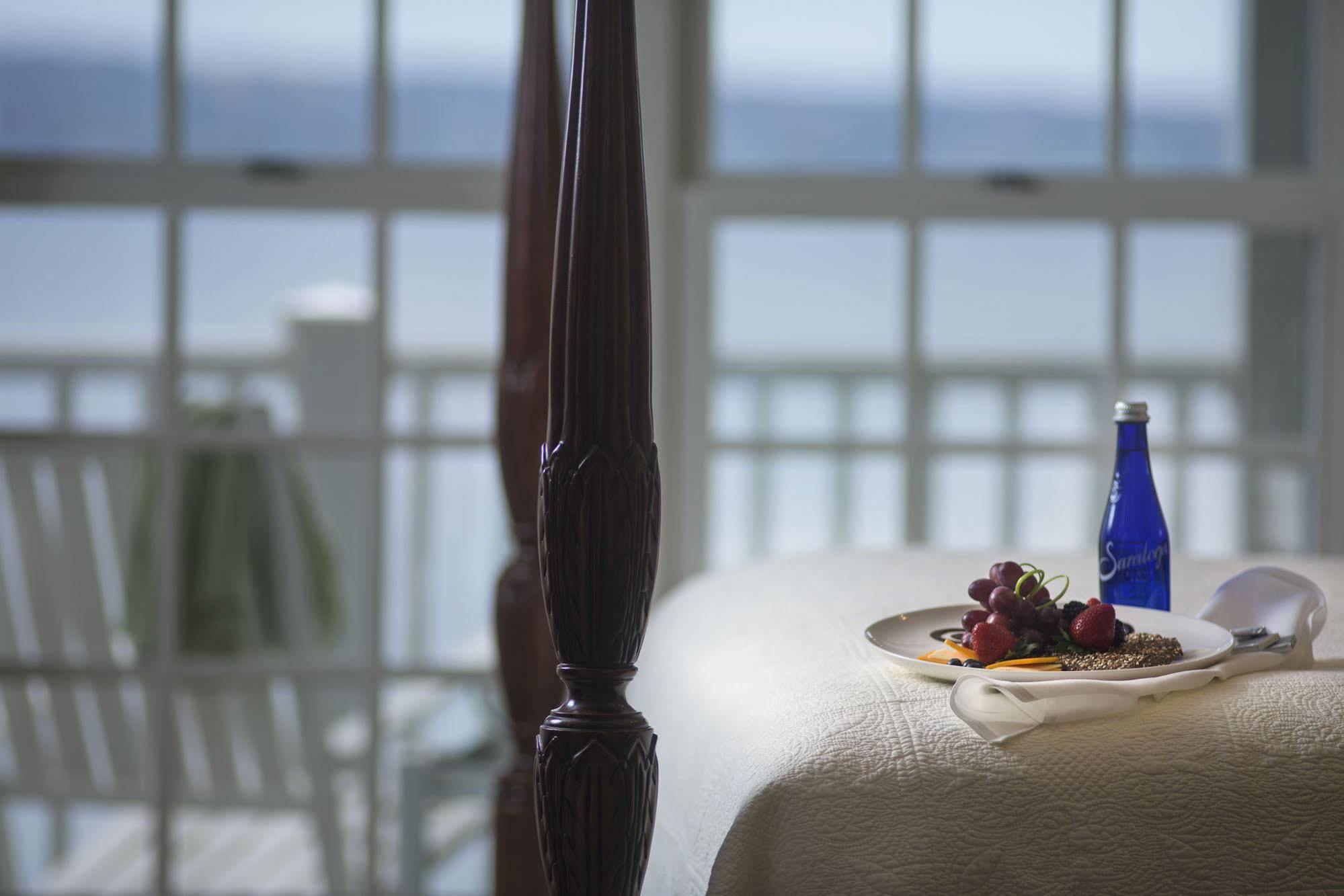The Geneva Inn Lake Geneva Bagian luar foto