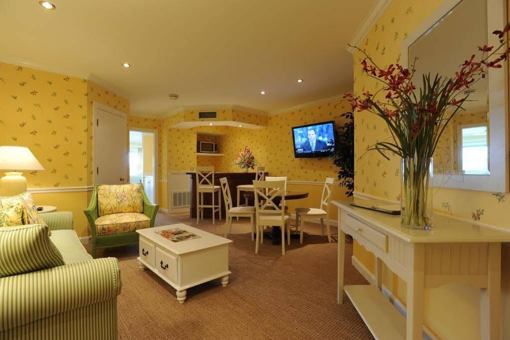 The Geneva Inn Lake Geneva Bagian luar foto